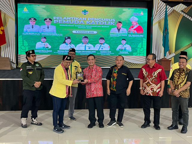 Gubernur Kalbar, Ria Norsan saat menghadiri pelantikan pemuda katolik 2025-2028 di pendopo Gubernur Kalbar. Foto: Rabiansyah/Hi!Pontianak