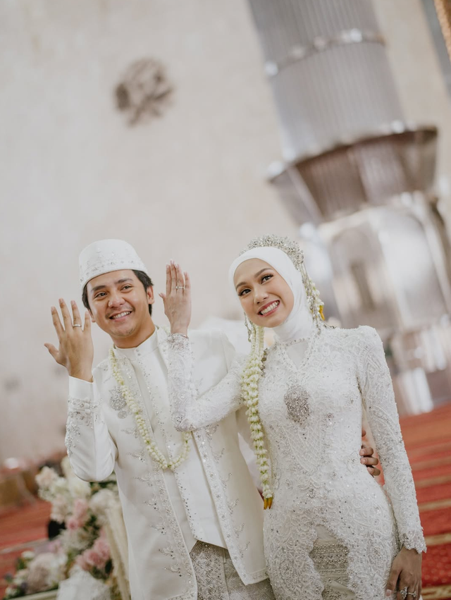 Arbani Yasiz dan Raissa Ramadhani menikah. Foto: Instagram/arbaniyasiz