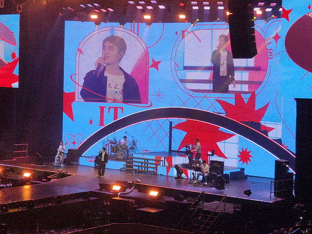 Penampilan Doh Kyung Soo atau D.O EXO saat menggelar konser solo bertajuk 'Do It!' in Jakarta yang digelar di Indonesia Arena, Sabtu (9/8).  Foto: Ela Nurlaela/kumparan