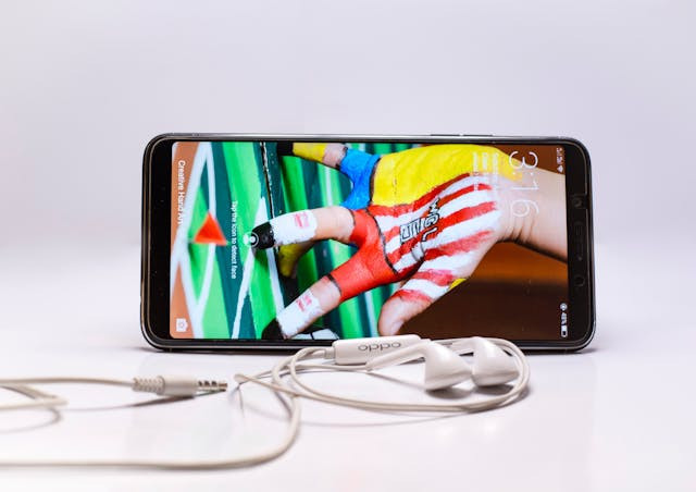 Ilustrasi HP OPPO harga 3 jutaan dengan RAM 8GB. Sumber foto: Pexels/mohamed abdelghaffar
