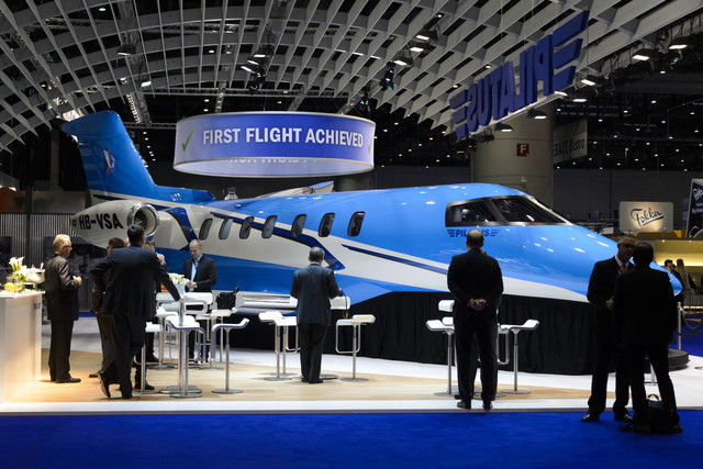 Caption: Produsen pesawat asal Swiss, Pilatus. Dok: FABRICE COFFRINI / AFP