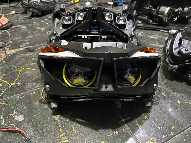 Suasana di bengkel lampu modifikasi Pendawa Horn. Foto: Fitra Andrianto/kumparan