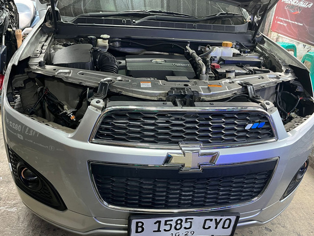 Suasana di bengkel lampu modifikasi Pendawa Horn. Foto: Fitra Andrianto/kumparan