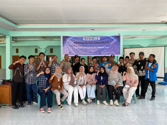 Sosialisasi SIBERKOP (sungai bersih desa mandiri: kolaborasi, edukasi, aksi, dan koperasi)