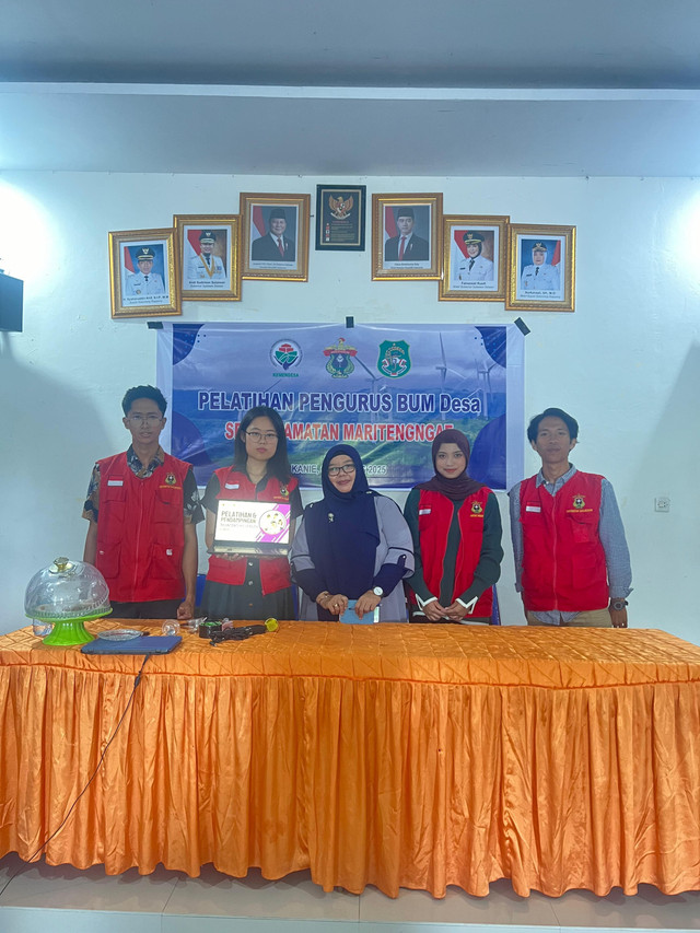 KKNT UNHAS 114 Latih & Dampingi Akuntansi Keuangan BUMDes Kecamatan Maritengngae