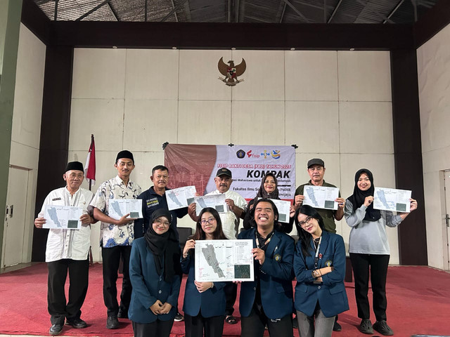 Dokumentasi Pribadi: Foto bersama setelah kegiatan Focus Group Discussions Pemetaan Sosial,