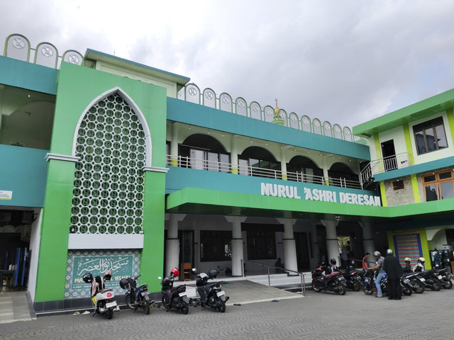 Masjid Nurul 'Ashri di Deresan, Kalurahan Caturtunggal, Kapanewon Depok, Kabupaten Sleman yang dikenal sebagai masjid sahabat petani, Senin (11/8/2025). Foto: Arfiansyah Panji Purnandaru/kumparan