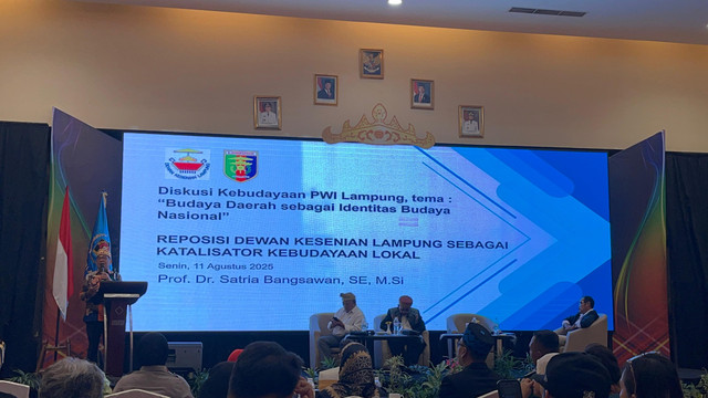 Diskusi publik Budaya Daerah Sebagai Identitas Nasional yang diselenggarakan Persatuan Wartawan Indonesia (PWI) Lampung | Foto : Eka Febriani / Lampung Geh