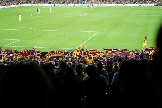 Harga tiket Barcelona vs Real Madrid Legends, foto hanya ilustrasi, bukan tempat sebenarnya: Unsplash/Fikri Rasyid