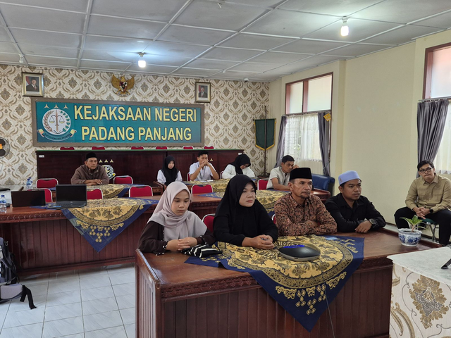 Atase Kejaksaan Riyadh-Kejari Padang Panjang Fasilitasi Sidang Mahasiswa Kairo