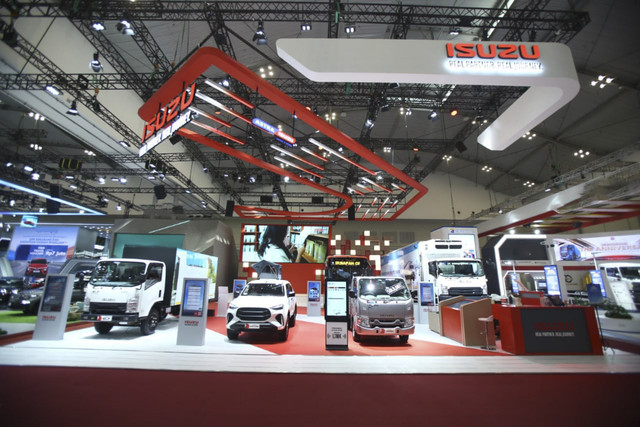 Suasana booth Isuzu di GIIAS 2025. Foto: dok. Isuzu