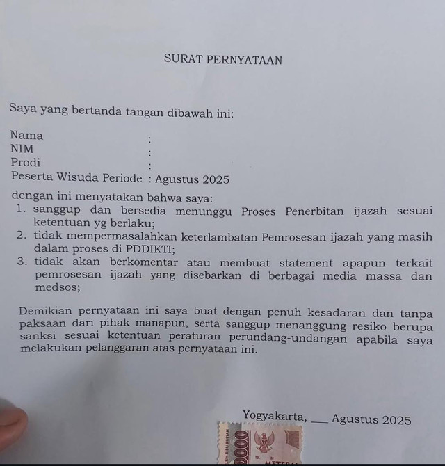 Viral di media sosial mahasiswa UNY yang akan wisuda pada Agustus diminta menandatangani surat pernyataan yang berisi tidak memprotes keterlambatan ijazah. Foto: Dok. Istimewa