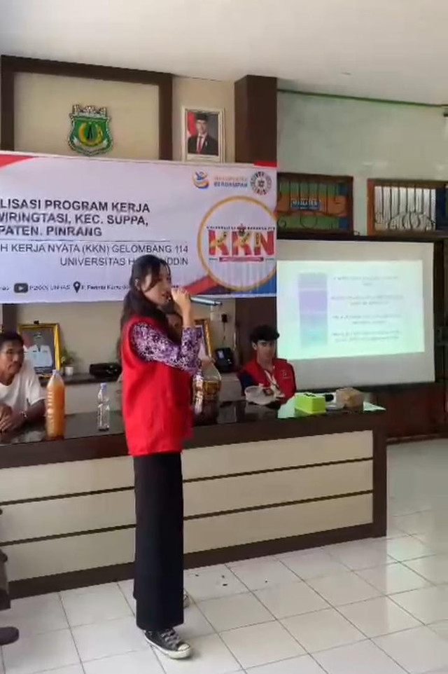 Mahasiswa KKN Gelar Sosialisasi dan Pembuatan Eco-Enzym di Desa Wiring Tasi