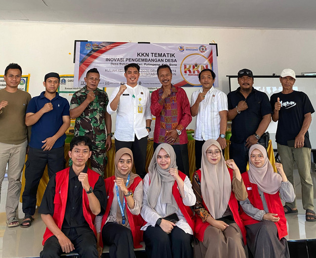Foto Bersama Narasumber, Perangkat Desa dan Mahasiswa KKN Gelombang 114 UNHAS