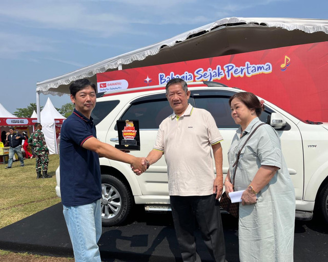 Pengguna setia Daihatsu Terios di Cirebon, Imelda dan Felix. Foto: Fitra Andrianto/kumparan