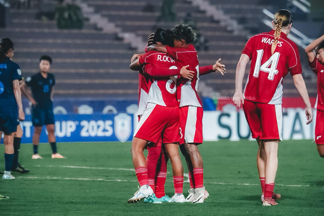 Selebrasi Timnas Wanita Indonesia usai mencetak gol ke gawang Kamboja di Piala AFF Wanita 2025, Selasa (12/8). Foto: PSSI