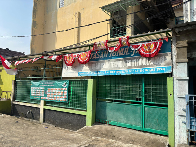 Penampakan SDIT Ibnul Jazari di Babelan, Kabupaten Bekasi, Jawa Barat, Rabu (13/8/2025). Foto: Abid Raihan/kumparan