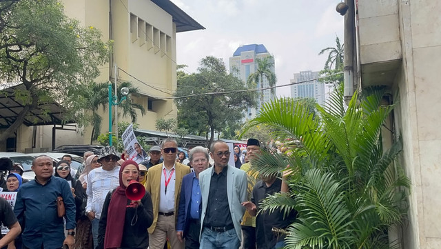 Mantan Ketua KPK Abraham Samad datangi Polda Metro Jaya, Rabu (13/8/2025). Foto: Rayyan Farhansyah/kumparan