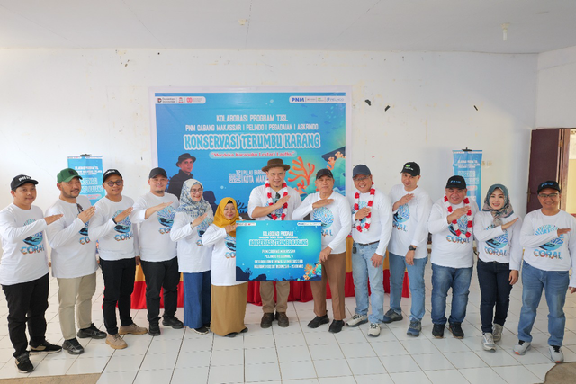 PNM gelar penanaman terumbu karang di Pulau Barang Lompo, Makassar sebagai langkah mendukung konservasi ekosistem laut dan keberlanjutan lingkungan. Foto: Dok. PNM