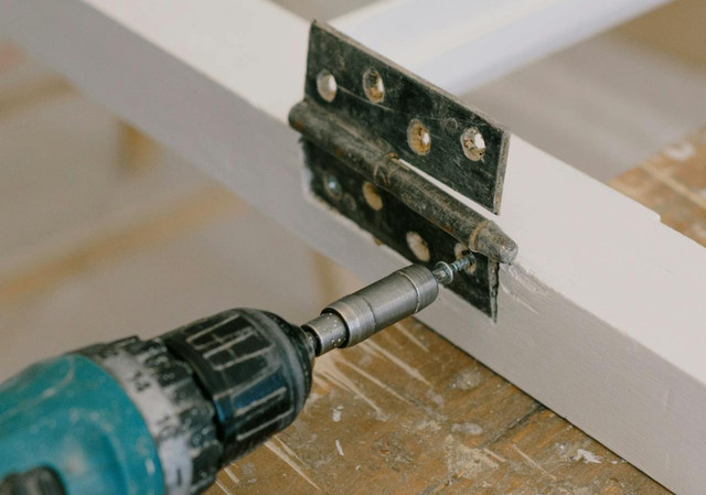 Ilustrasi merk engsel pintu terbaik - Sumber: pexels.com/@kseniachernaya