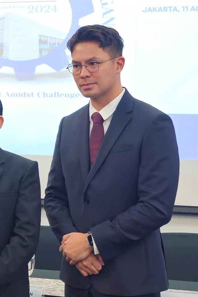 15 tahun malang melintang di dunia hiburan Tanah Air, Fero Walandouw memutuskan vakum usai diangkat jadi Komisaris Independen di PT. Cipta Perdana Lancar (CPL) Tbk. 
 Foto: Dok. Istimewa