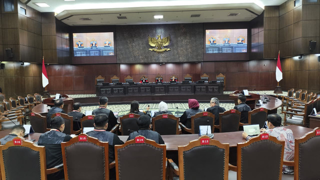 Sidang perdana gugatan uji materiil Pasal 21 UU Tipikor yang diajukan eks Sekjen PDIP Hasto Kristiyanto di Mahkamah Konstitusi, Rabu (13/8/2025). Foto: Jonathan Devin/kumparan