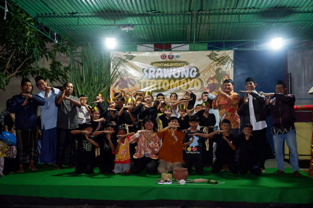 Pentas Seni Srawung Tirtomoyo. Sumber: Dokumen Pribadi