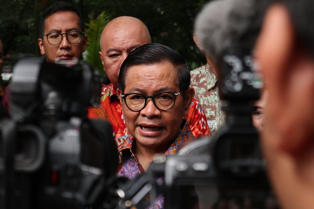 Gubernur DKI Jakarta Pramono Anung memberikan keterangan pers usai meninjau Taman Margasatwa Ragunan, Jakarta, Kamis (14/8/2025). Foto: Febria Adha Larasati/kumparan