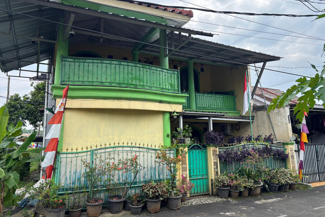 Rumah Umi Cinta di Perumahan Dukuh Zambrud, Mustikajaya, Kota Bekasi pada Kamis (14/8/2025). Foto: Abid Raihan/kumparan