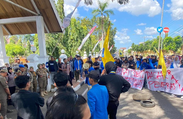 Demo menolak kenaikan Pajak Bumi dan Bangunan Perdesaan dan Perkotaan (PBB-P2), di Bone juga sempat ricuh, Selasa (12/8/2025) dok Istimewa