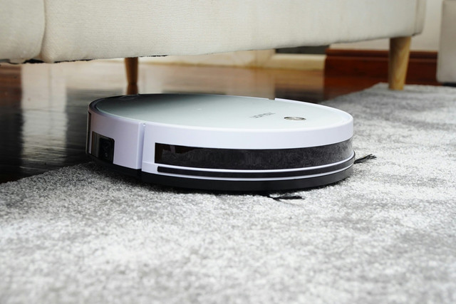 Ilustrasi cara membersihkan sensor robot vacuum cleaner. Foto: Unsplash 