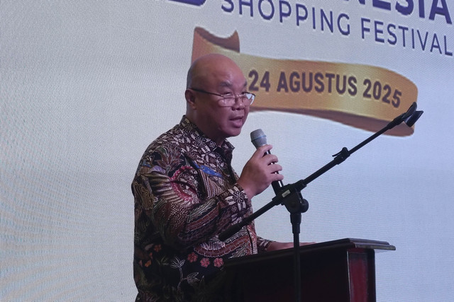 Ketua Umum APPBI, Alphonzus Widjaja, saat pembukaan Indonesia Shopping Festival (ISF) 2025 di Lippo Nusantara Mal, Jakarta, Kamis (14/8/2025). Foto: Muhammad Fhandra/kumparan