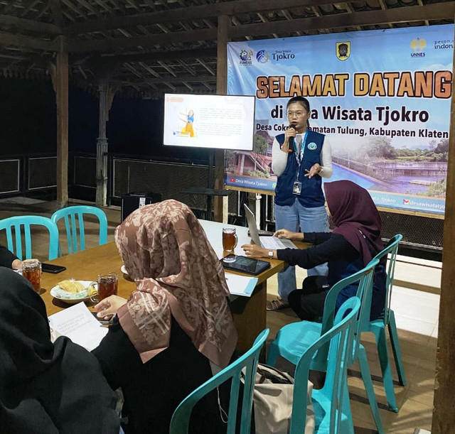 Pelatihan Pemahaman Dasar Akuntansi dalam Pencatatan Laporan Keuangan (Sumber: Dokumentasi Pribadi)