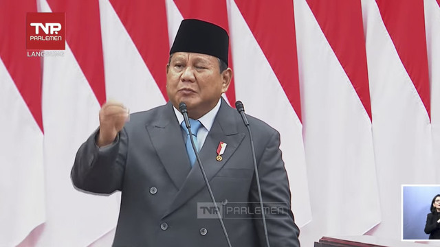 Presiden Prabowo Subianto menyampaikan pidato saat Sidang Tahunan MPR/DPR RI 2025 di Gedung Nusantara, Kompleks Parlemen, Jakarta, Jumat (15/8/2025). Foto: Youtube/TVR PARLEMEN