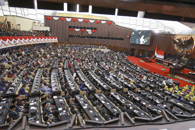 Suasana saat Presiden Prabowo Subianto menyampaikan pidato saat Sidang Tahunan MPR/DPR RI 2025 di Gedung Nusantara, Kompleks Parlemen, Jakarta, Jumat (15/8/2025). Foto: Dhemas Reviyanto/ANTARA FOTO