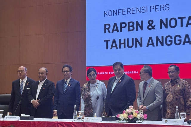 Konferensi pers RAPBN dan Nota Keuangan 2026 di Kantor Pusat DJP, Jumat (15/8/2025). Foto: Ave Airiza Gunanto/kumparan