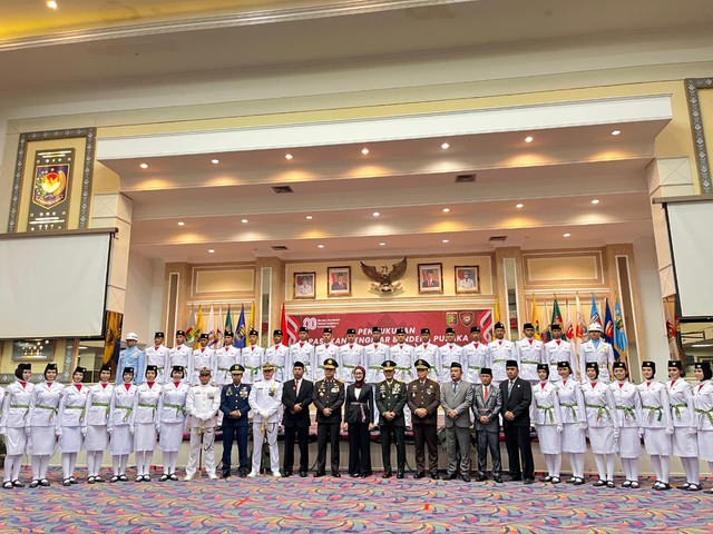 Pengukuhkan 33 anggota Pasukan Pengibar Bendera Pusaka (Paskibraka) Provinsi Lampung Tahun 2025 | Foto : Eka Febriani / Lampung Geh
