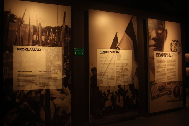 Kita telah menghafal berbagai peristiwa dan tokoh bangsa ini, tetapi tidak pernah terhubung dengannya karena kita mengenalinya sebagai sebuah obyek semata, bukan pemaknaan proses dibaliknya. Salah satu koleksi Museum BI di Jakarta. (Foto: Dokumentasi Pribadi)