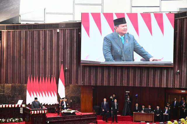 Gambar Foto Presiden Ptabowo dalam Pidato Kenegaraannya pada Sidang Tahunan MPR-RI serta Sidang Bersama DPR-RI dan DPD-RI di Gedung Nusantara, Jakarta, Jumat (15/08/2025). Sumber: www.setneg.go.id 
