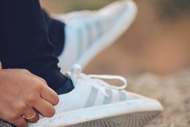 ilustrasi cara cek upc adidas - foto: pexels/rahulshah