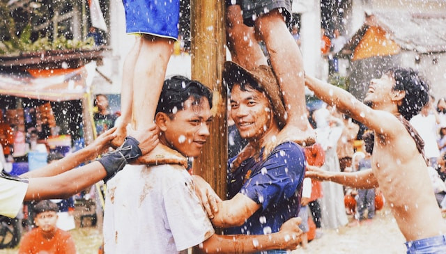 Pesta Rakyat 17 Agustus. Foto hanya ilustrasi, bukan acara yang sebenarnya. Sumber: Unsplash/Firas Wardhana