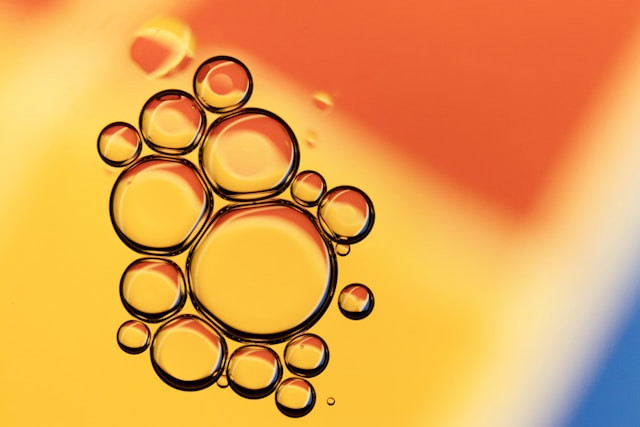 Cara Scan Barcode Oli Shel. Foto hanya ilustrasi. Sumber foto: Unsplash/Simon Takatomi