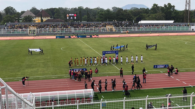 Bhayangkara Presisi Lampung FC melawan PSM Makasar di Stadion Sumpah Pemuda, Bandar Lampung. | Foto: Sinta Yuliana /Lampung Geh