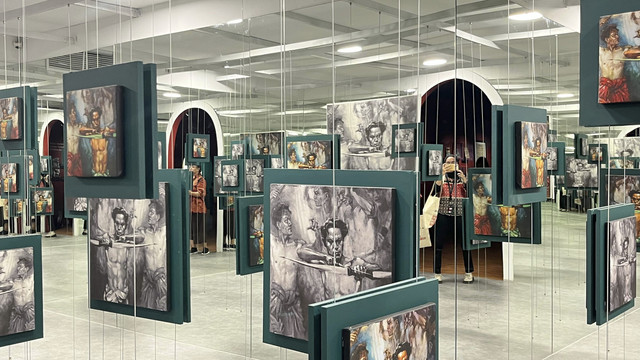 Koleksi karya seni Henk Ngantung yang dipamerkan untuk memperingati HUT ke-80 RI di Museum Perumusan Naskah Proklamasi, Menteng, Jakarta Pusat, Sabtu (16/8/2025). Foto: Nasywa Athifah/kumparan