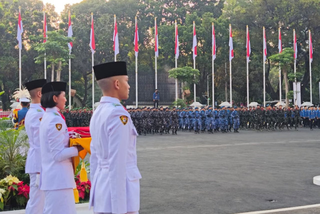 Suasana upacara peringatan HUT ke-80 RI di Kementerian Polkam, Minggu (17/8/2025). Foto: Thomas Bosco/kumparan