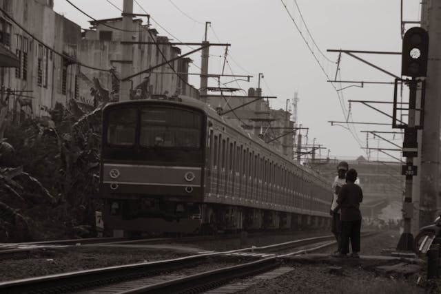 Jadwal Kereta Manggarai-Cikarang Terbaru 2025. Foto hanya ilustrasi, bukan tempat sebenarnya. Sumber: Pexels/Sitjand