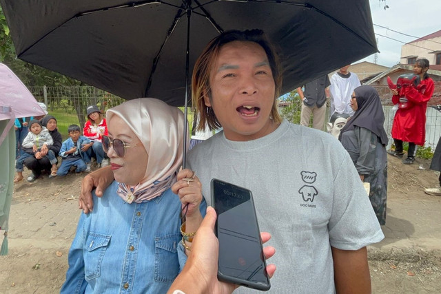 Karina, MUA di Berastagi, Kabupaten Karo, Sumut. Foto: Tri Vosa/kumparan