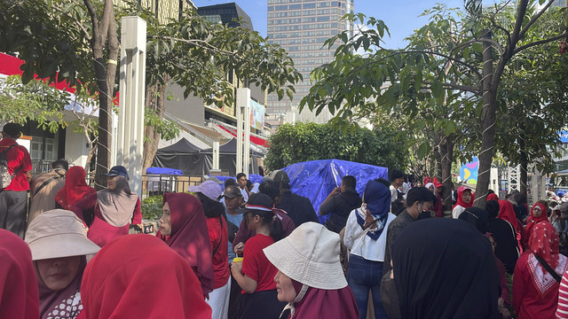 Suasana menjelang puncak rangkaian HUT ke-80 RI di kawasan Sarinah, Jakarta, Minggu (17/8/2025). Foto: Fadhil Pramudya/kumparan