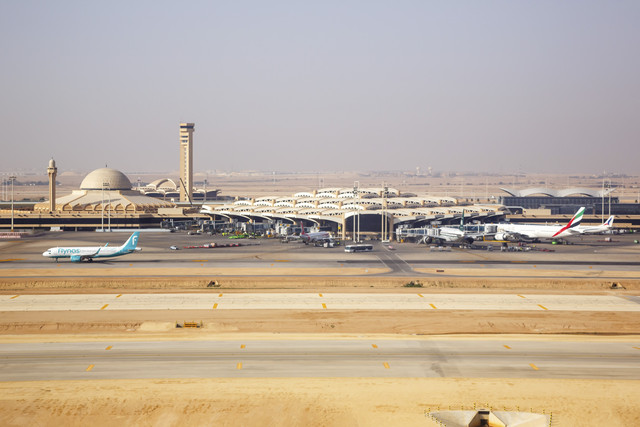 Ilustrasi bandara di Riyadh. Foto: Markus Mainka/Shutterstock