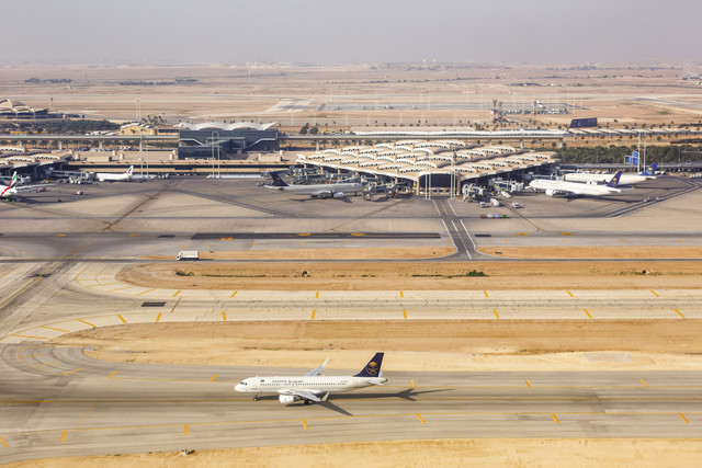 Ilustrasi bandara di Riyadh. Foto: Markus Mainka/Shutterstock